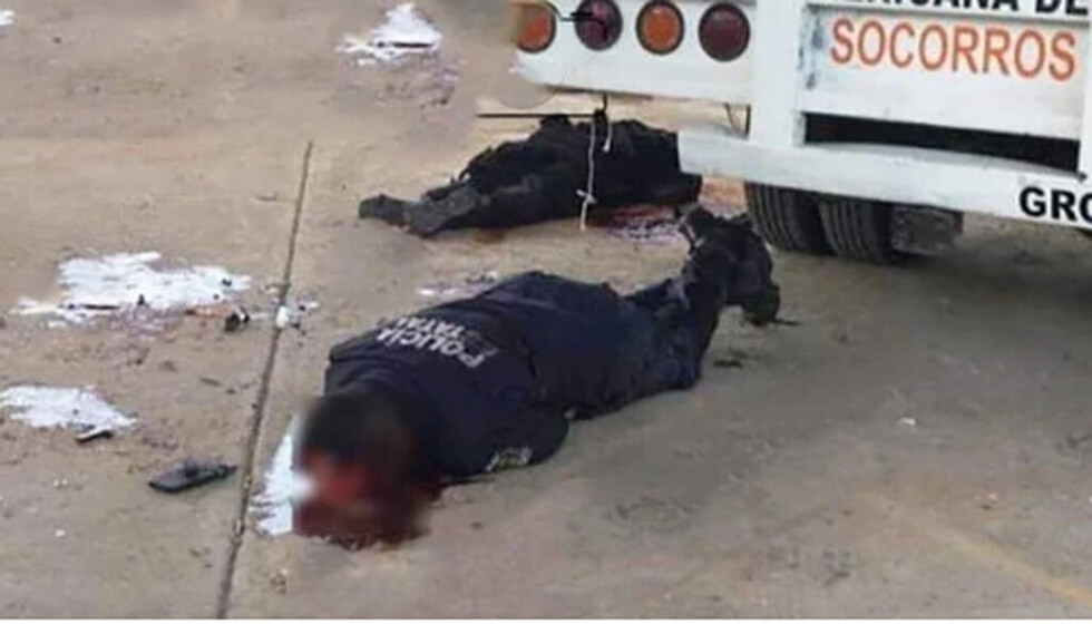 Comando asesina a 1 paramédico y 3 policías