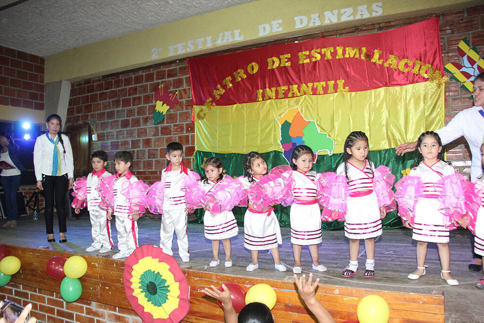 Festival  de Danzas   Nacionales en Tarija