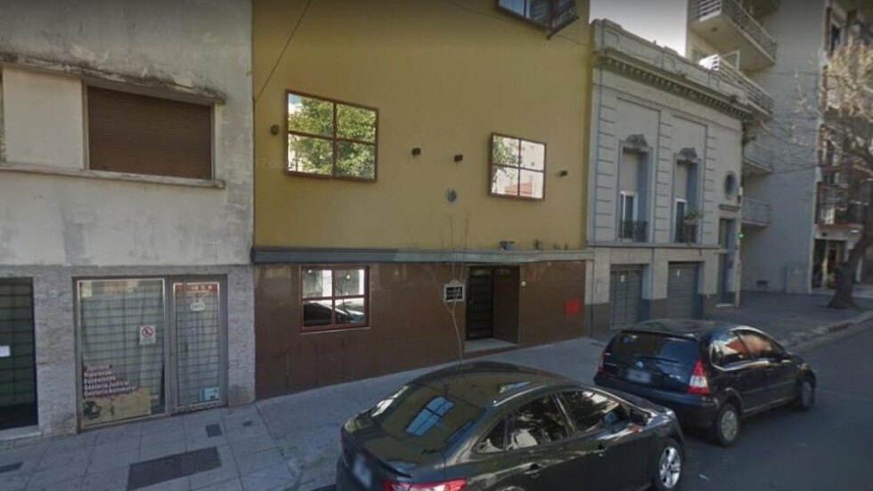 Fue al motel, lo maniataron y estrangularon