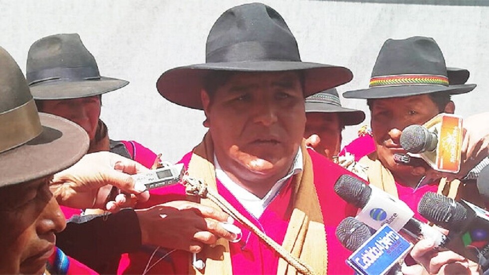 Ponchos Rojos amenazan a Quispe, Mesa y Cárdenas