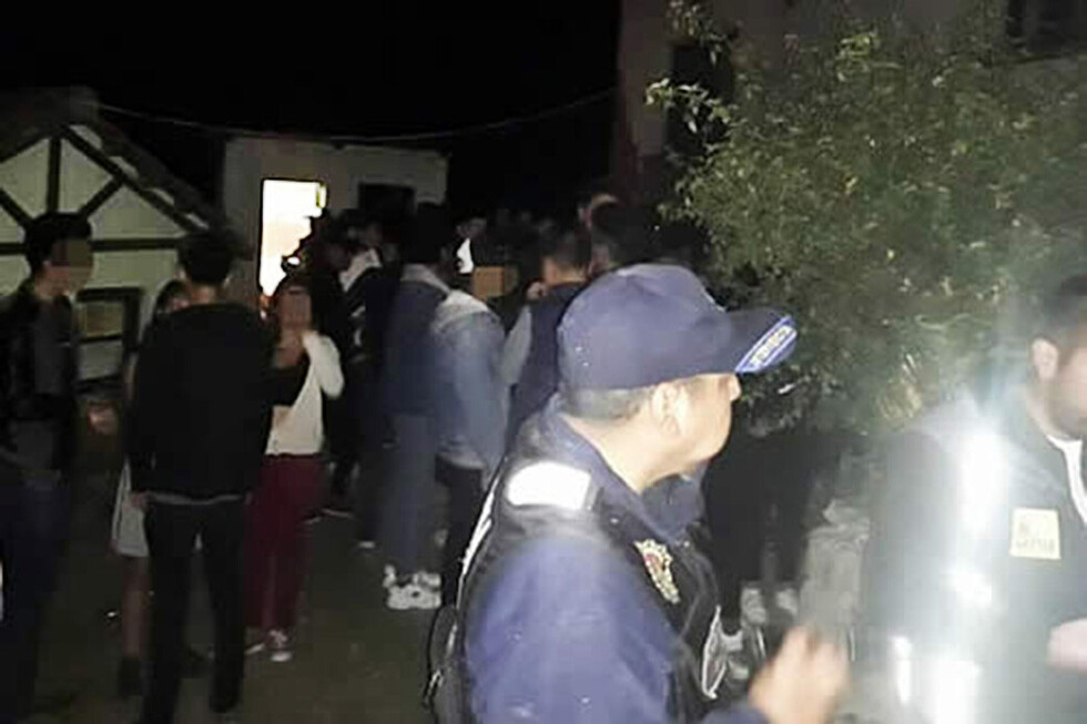 Sorprenden a 46 menores en fiesta clandestina