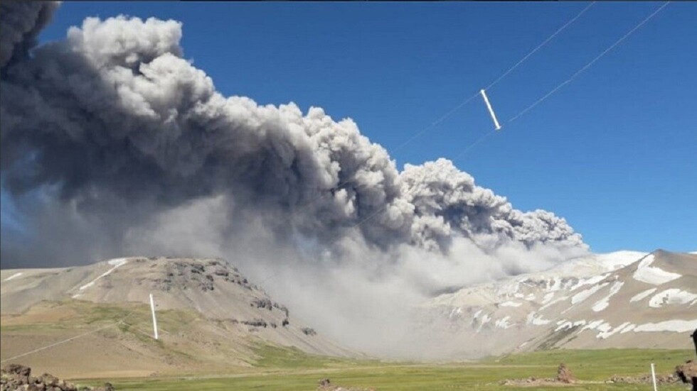VIDEOS: Alerta en Chile y Argentina por la actividad del volcán Peteroa