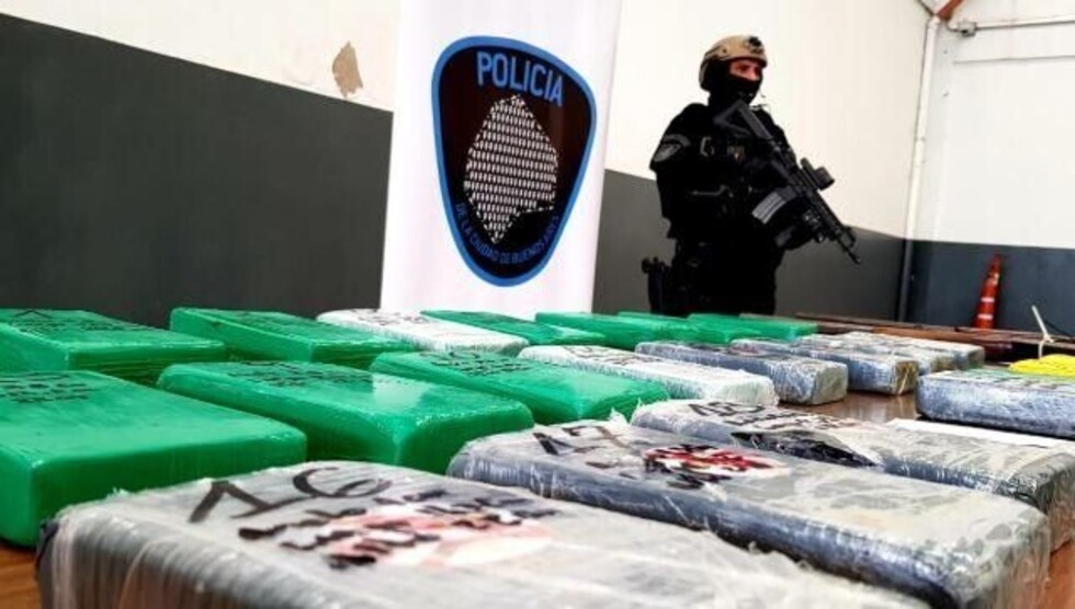 Banda traficaba cocaína en suelas de zapatos