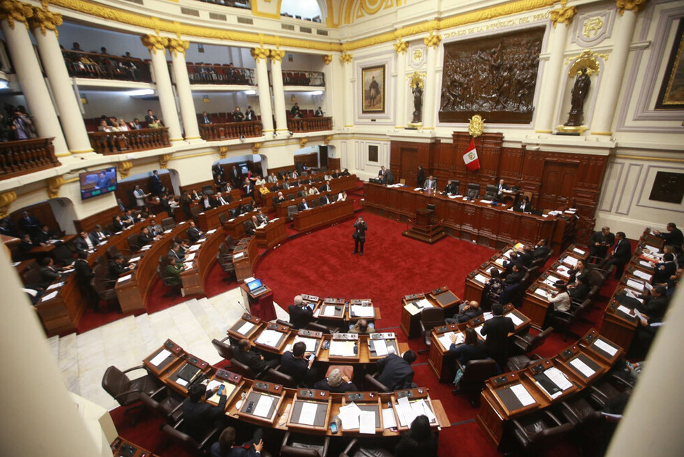 Mayor partido neoliberal de Perú rumbo a un nuevo revés