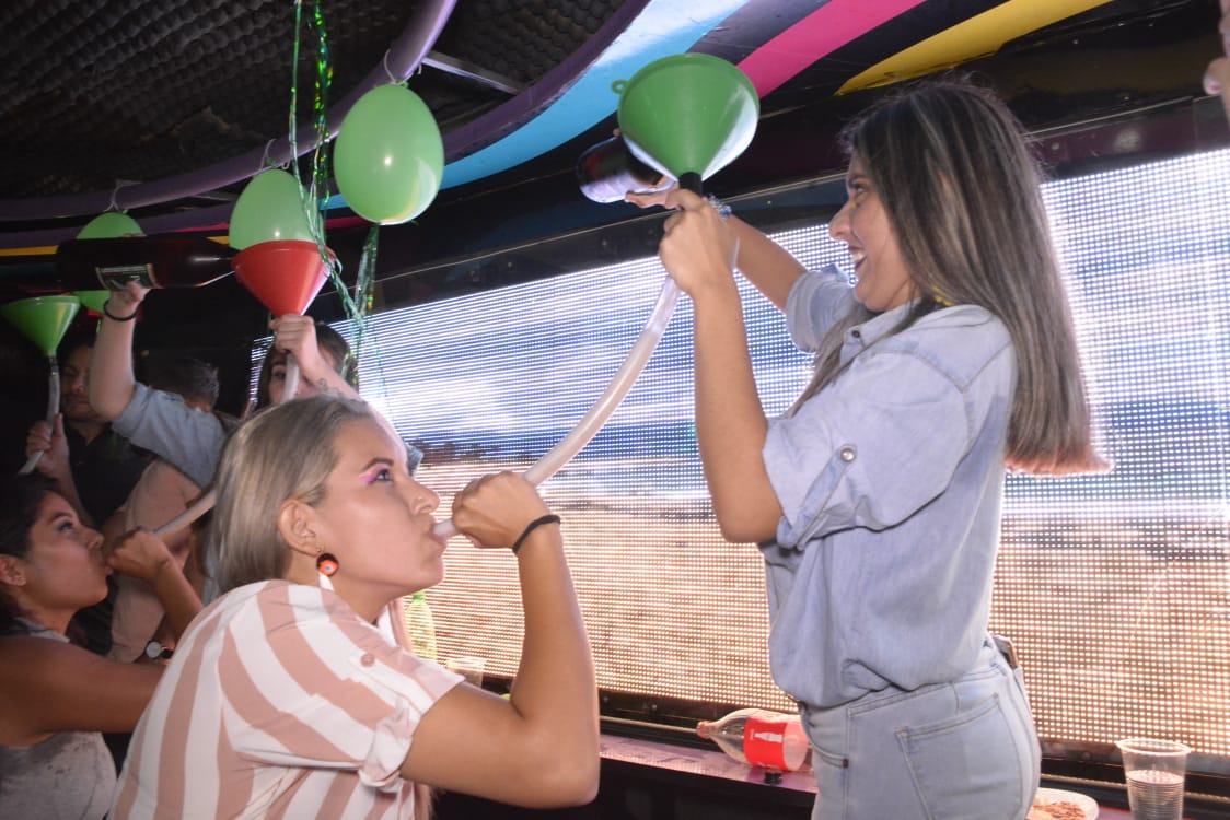 Noche de locura en la Disco