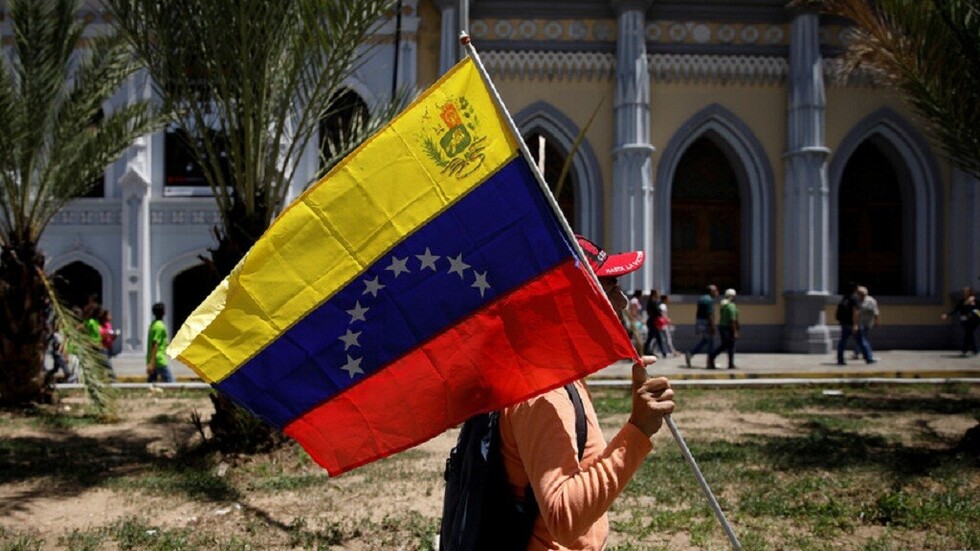 Venezuela responsabiliza a Ecuador por "toda infracción física" contra sus nacionales