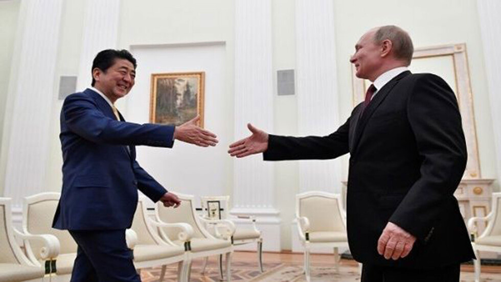 Rusia y Japón debaten asuntos bilaterales
