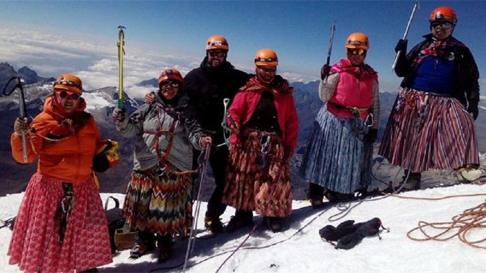 Las cholitas escaladoras conquistan el Aconcagua