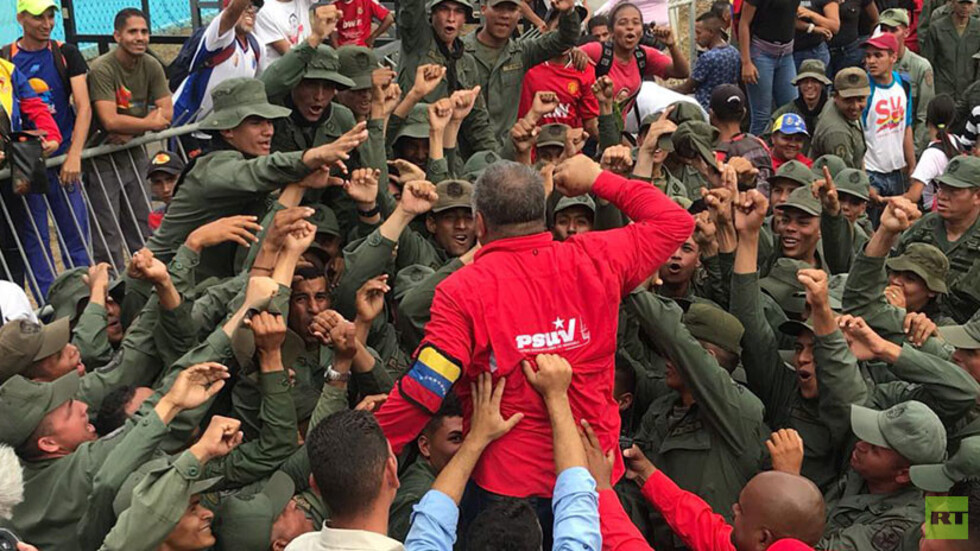 Chavistas se movilizan en Venezuela en respaldo al presidente Maduro