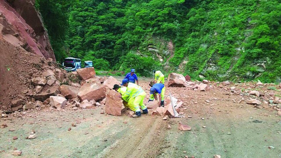 Lluvias afectan plataformas de vías de 4 regiones