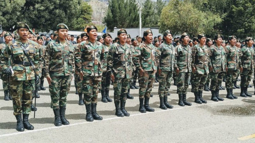 Licencian a las primeras damas soldados: ‘El orgullo es para siempre’