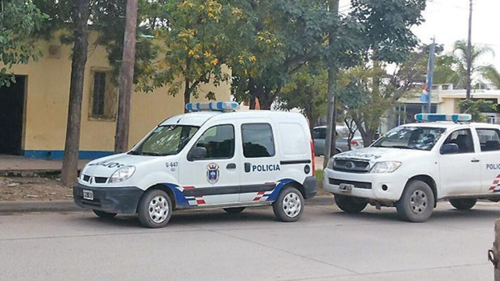 Se metió en la casa de su vecina y la violó