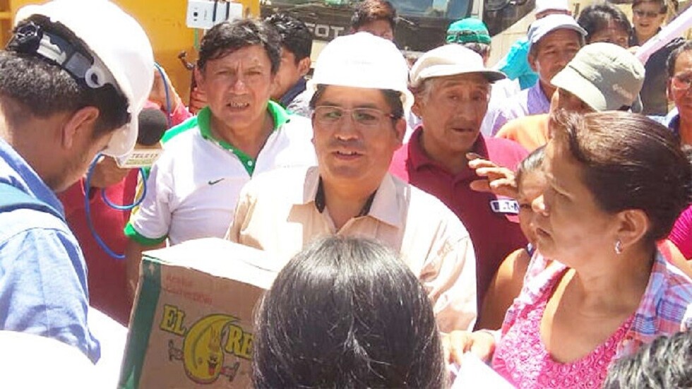 Patzi aparece en Caranavi con víveres y pide disculpas por sus dichos