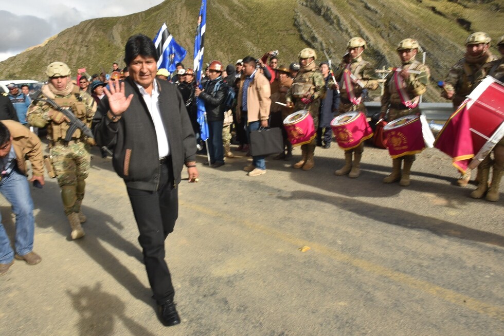 Morales entrega represa en Villa Poopó con la inversión de Bs 42 millones