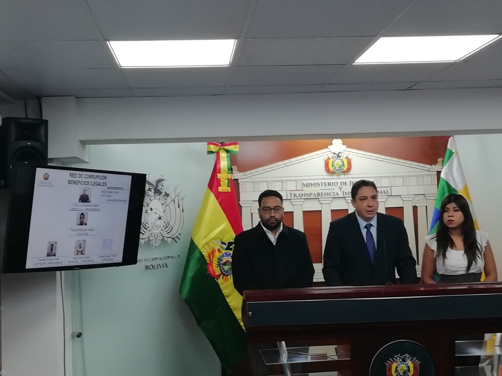 Detienen a 5 personas que  estafaban a nombre del MAS