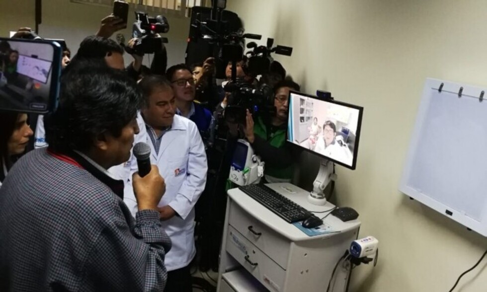Morales llega al Centro de Salud Sarcobamba para dar inicio a la atención del SUS