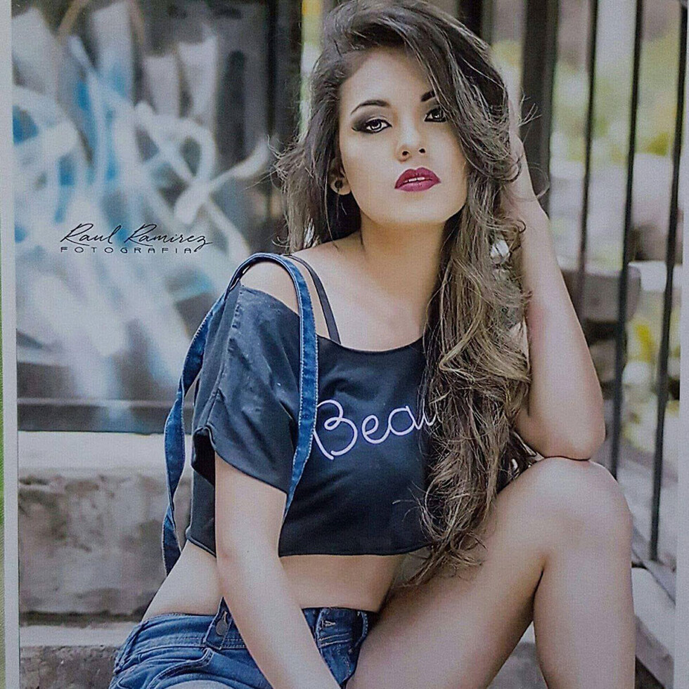 Jhoselin Gonzales Reina de  San Simón