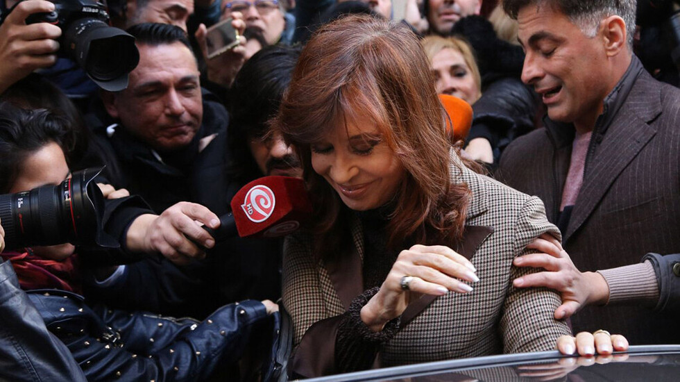 Cristina busca aliados para su retorno electoral