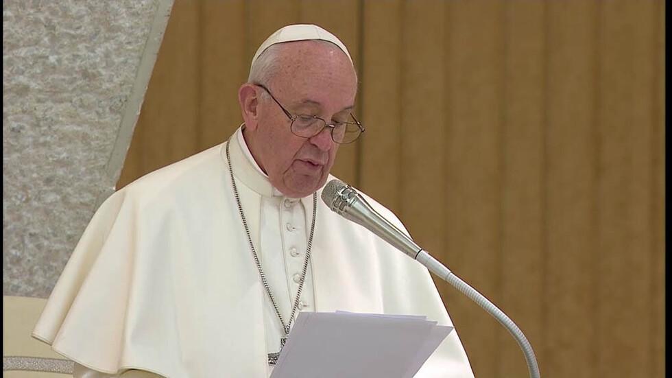 El Papa refuerza medidas contra abusos a menores
