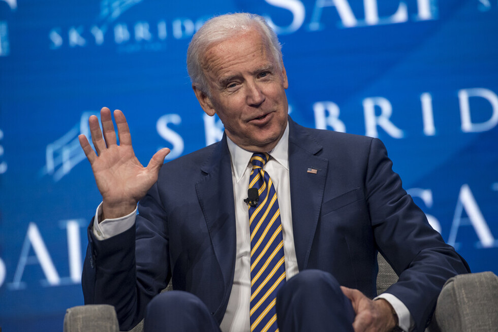 Ex presidente Biden lidera a demócratas en nuevo sondeo