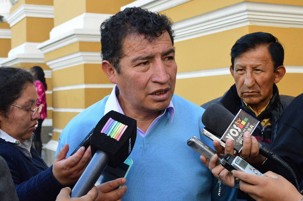 Dan hasta el lunes a Ceballos para renunciar
