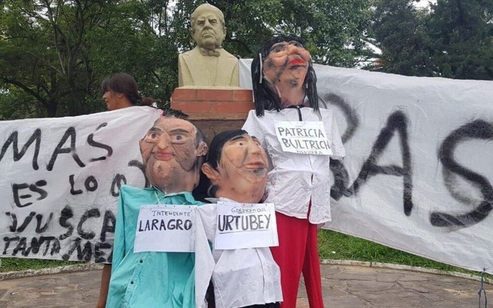 Feriantes y bagayeros cortan el acceso a Salta a la altura del expeaje Aunor
