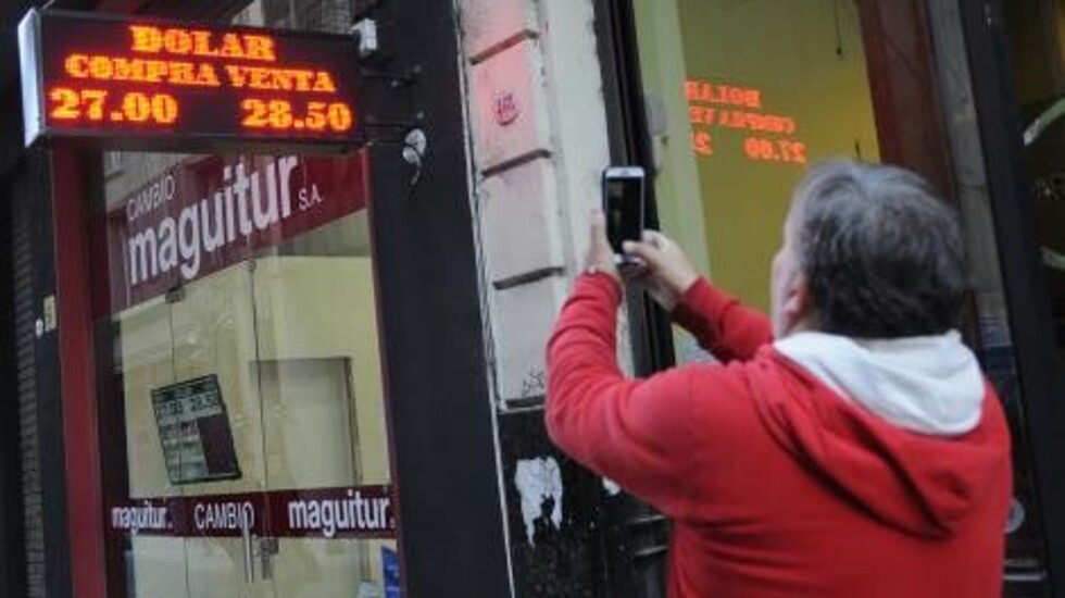 El dólar subió 386,3 por ciento desde que asumió Macri