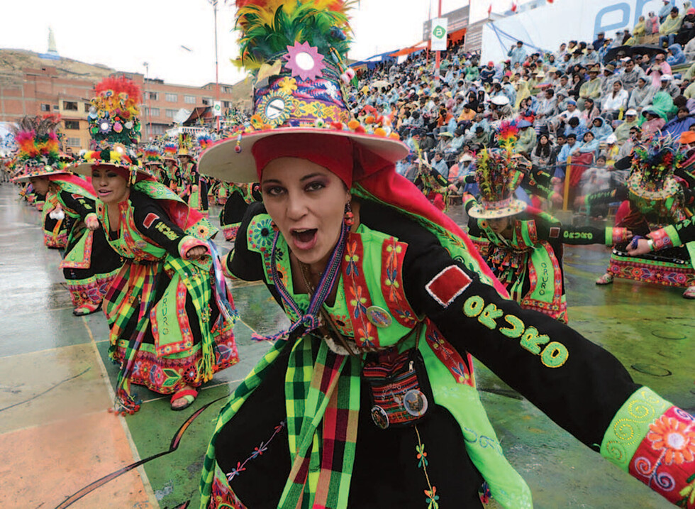 Destacan a Bolivia como país rico en danzas de Sudamérica