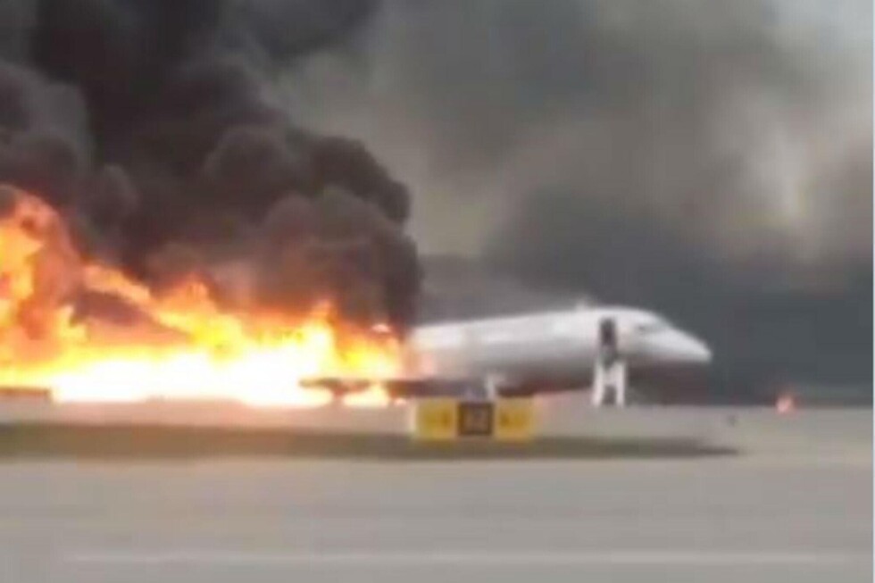 Devorado por las llamas: El aterrizaje forzoso del avión ruso que dejó 41 muertos