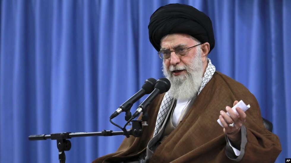 Irán suspende algunos compromisos del pacto nuclear