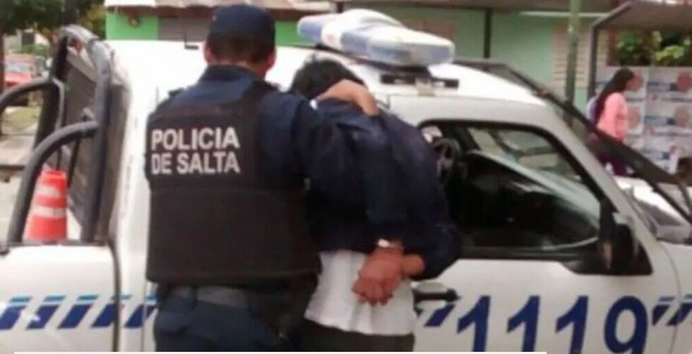 Pareja de asaltantes fusilan a periodista