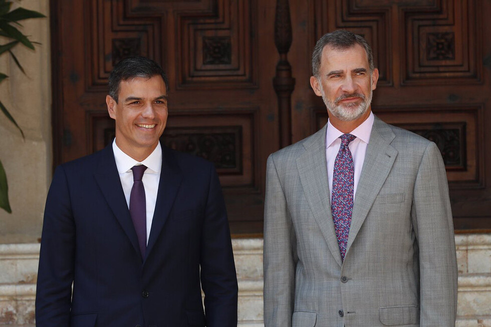 Sánchez acepta el encargo del rey para formar un Gobierno