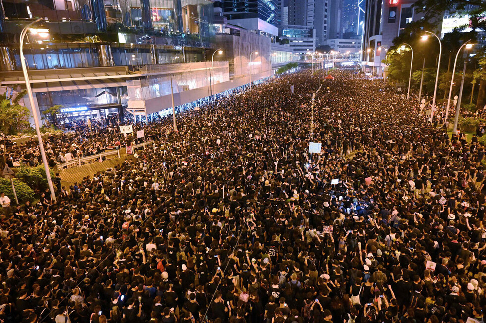 Manifestantes piden en Hong Kong que su líder renuncie