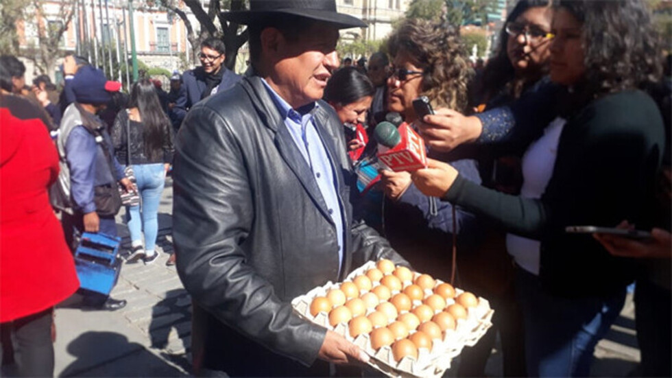 Quispe ofrece “huevos” al “Vice” para que debata