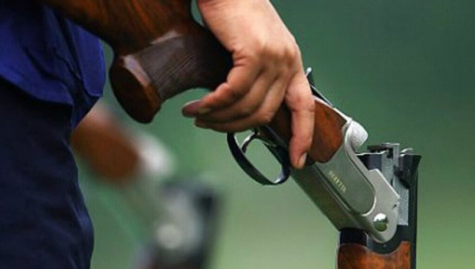 Amenazó con una escopeta a policías al ser notificado