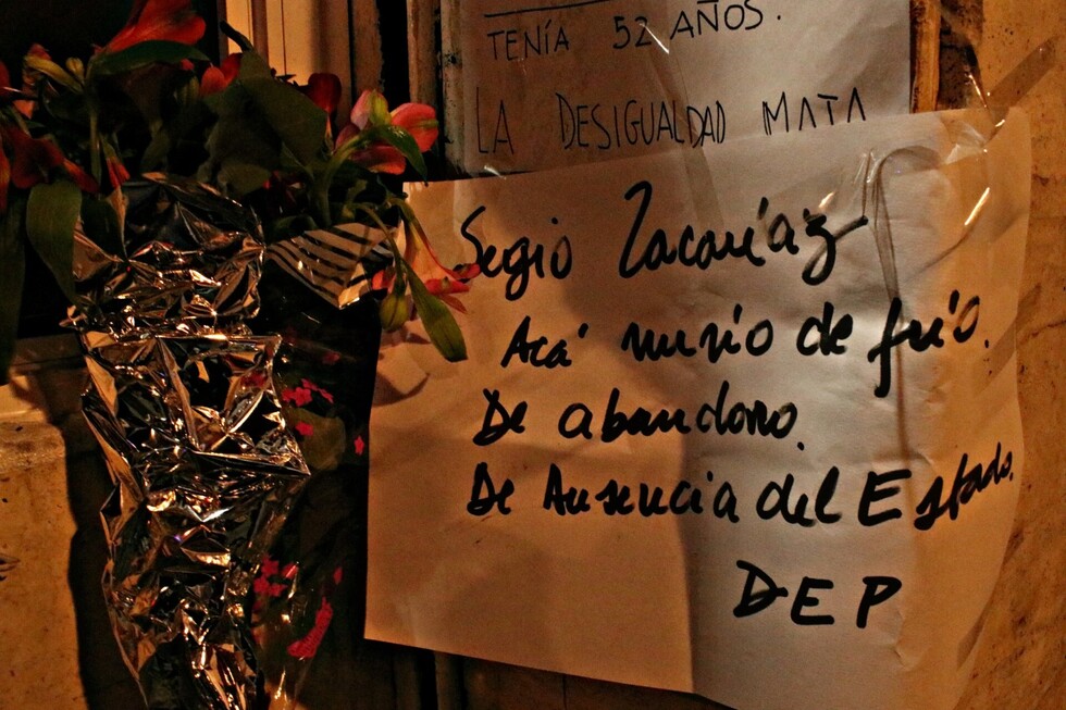 "La desigualdad mata": Así es dormir en la calle durante la noche más fría de Buenos Aires
