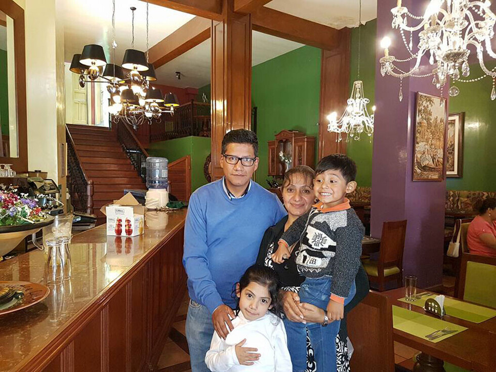 Disfrutando   de la chura Tarija