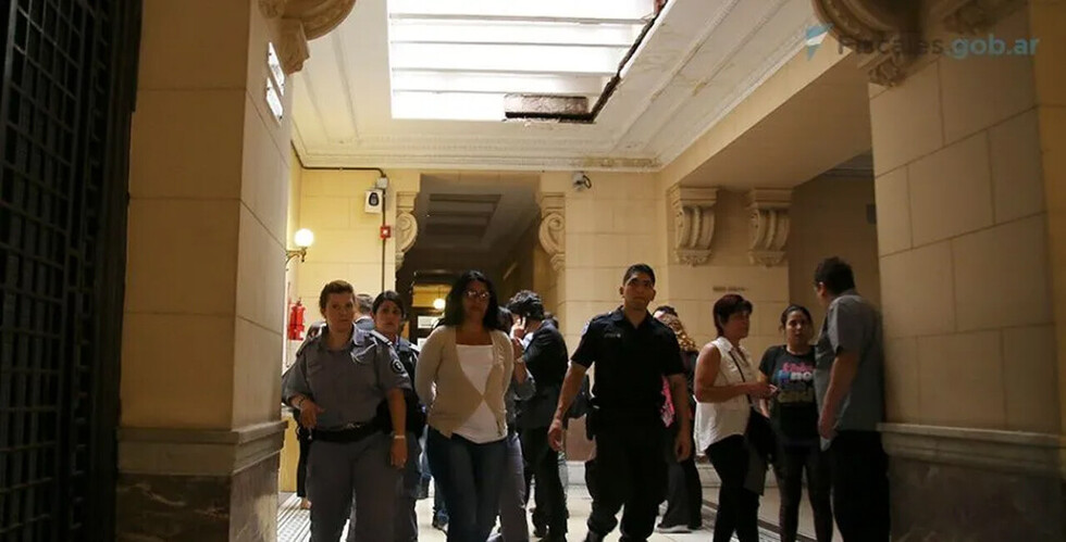 Dan perpetua a mujer que masacró al amante