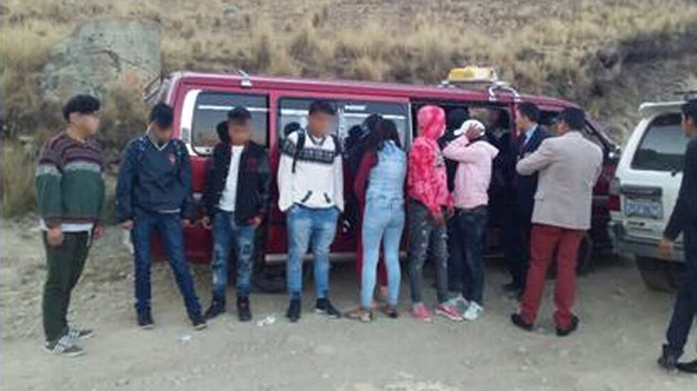 Hallan bebida y marihuana en minibús “chelero”