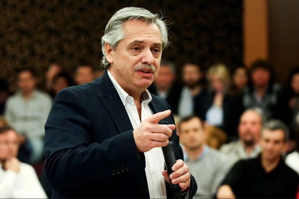 Alberto Fernández suma apoyo de los intelectuales