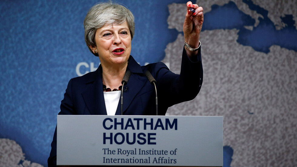 May critica absolutismo y polarización política