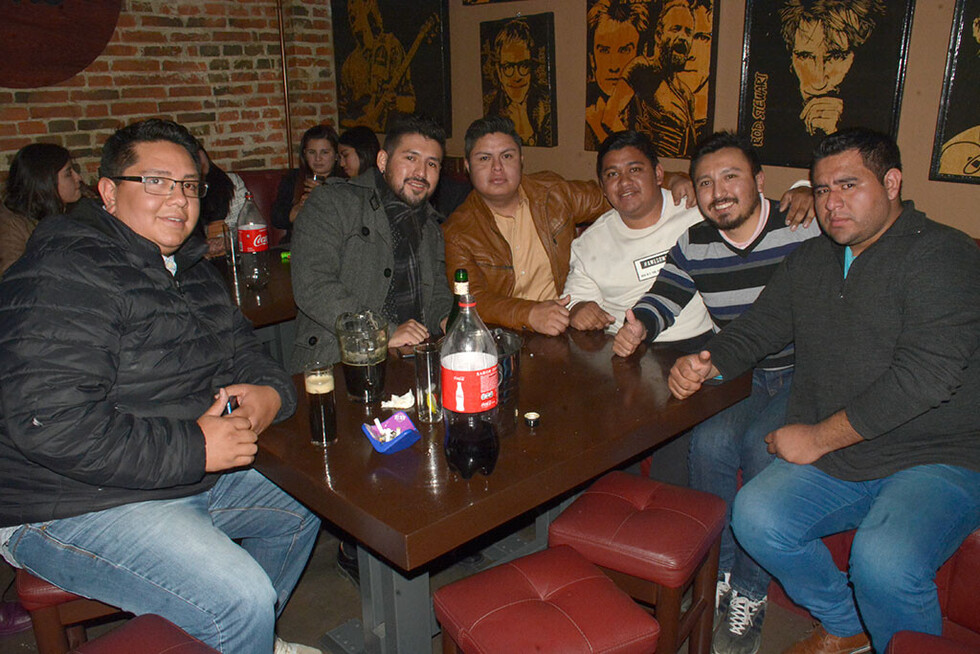 Noche de peña y tertulia
