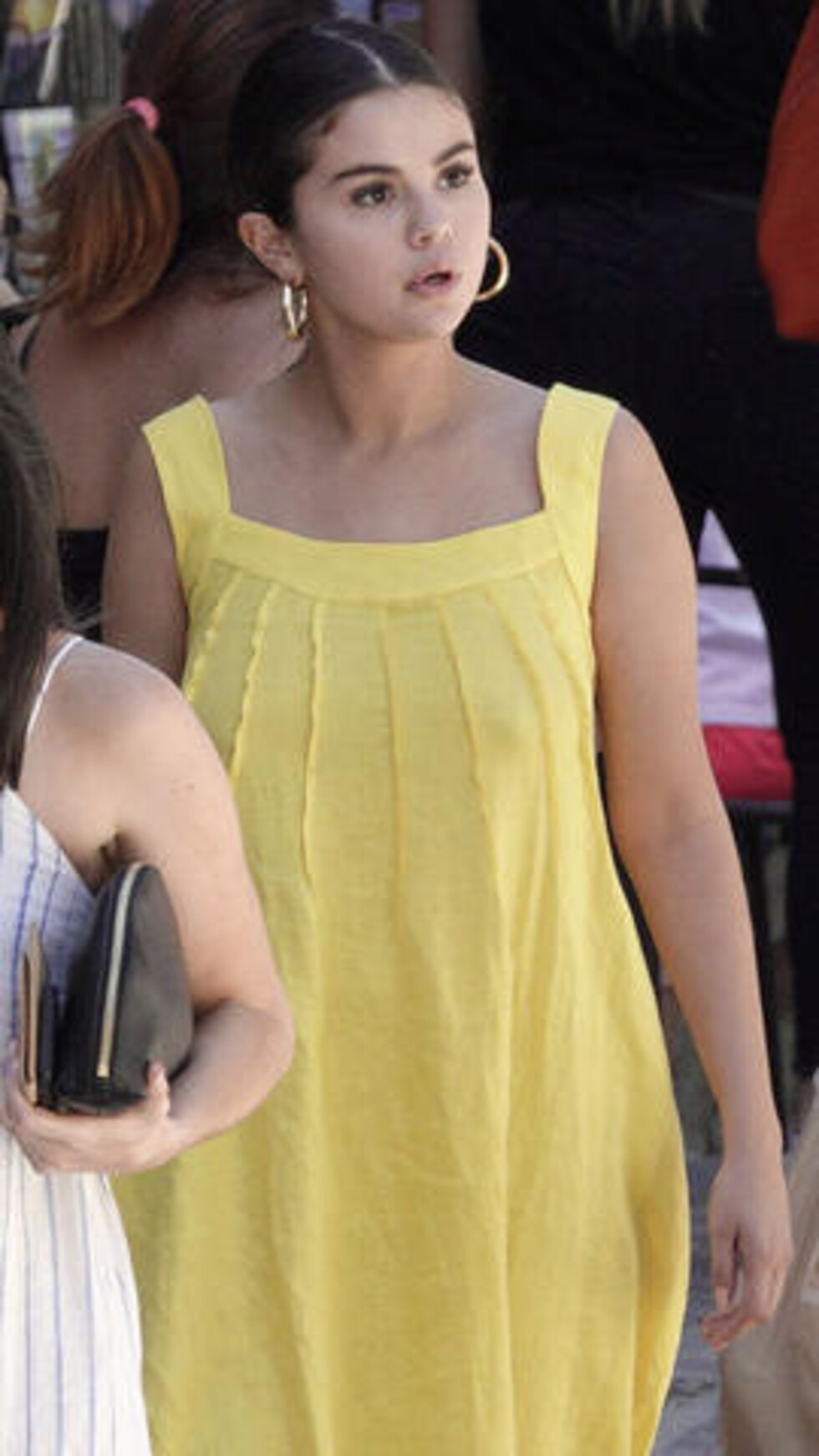 Selena Gomez  impactó con un su look