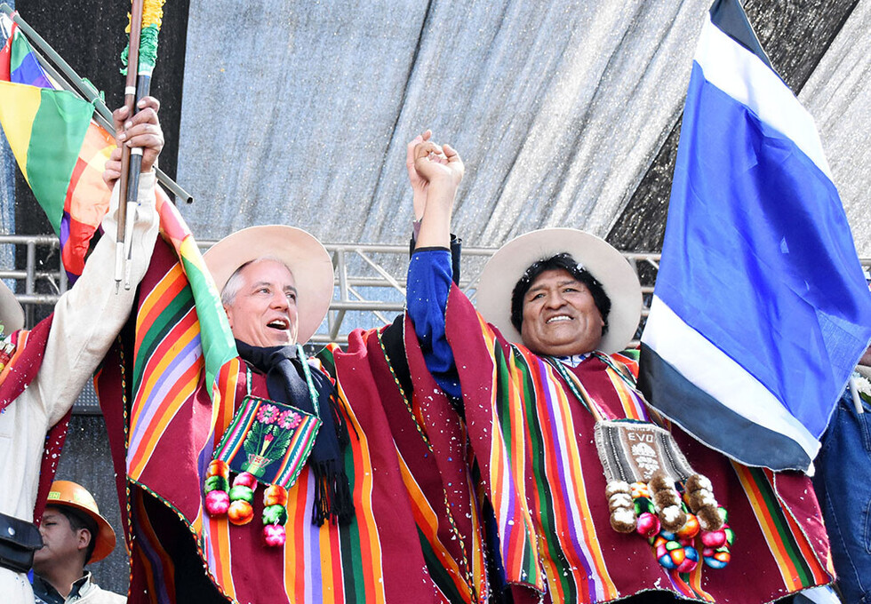 Los Movimientos sociales proclaman binomio Evo-Álvaro