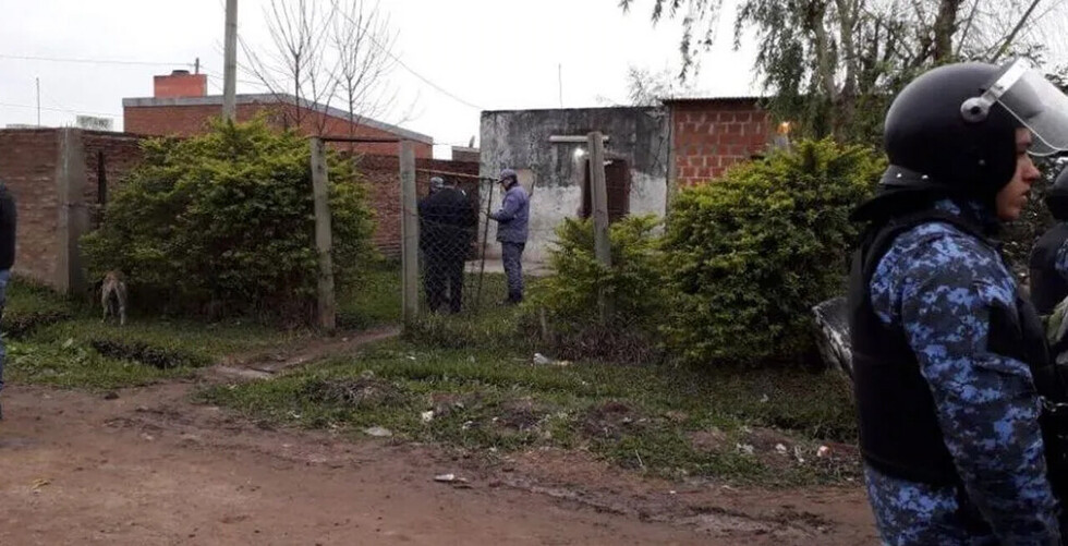 Policía mató a mujer, baleó a otro agente y se suicidó
