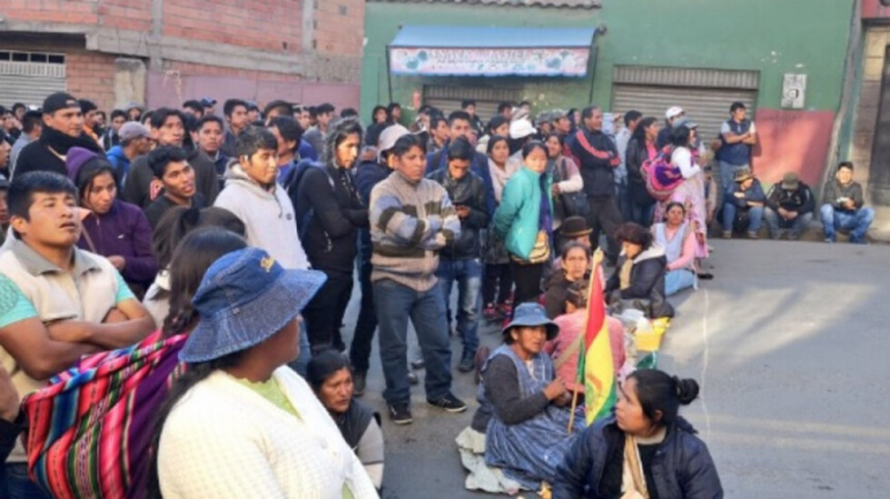 Directiva paralela toma el centro de salud de Adepcoca