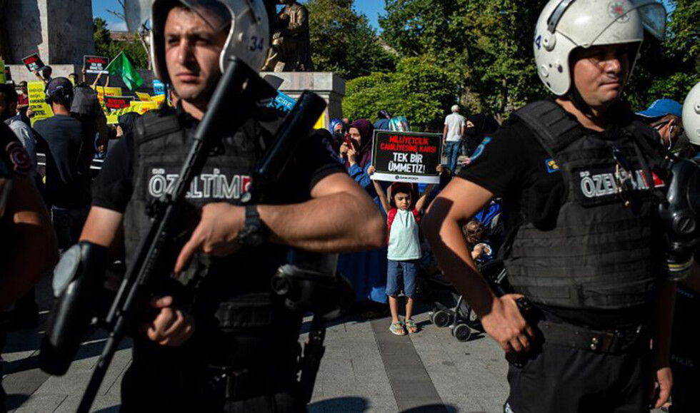 Expulsan a inmigrantes de Turquía