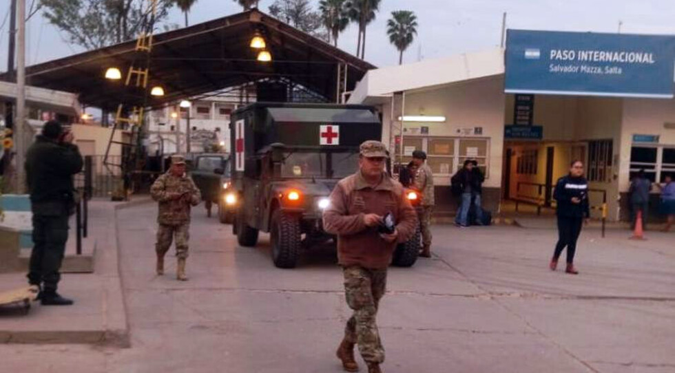 Incendios: La primera columna de brigadistas argentinos llegó a Bolivia