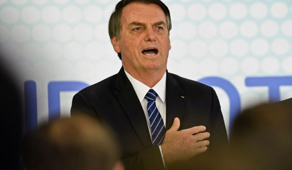 Bolsonaro se recupera de cirugía