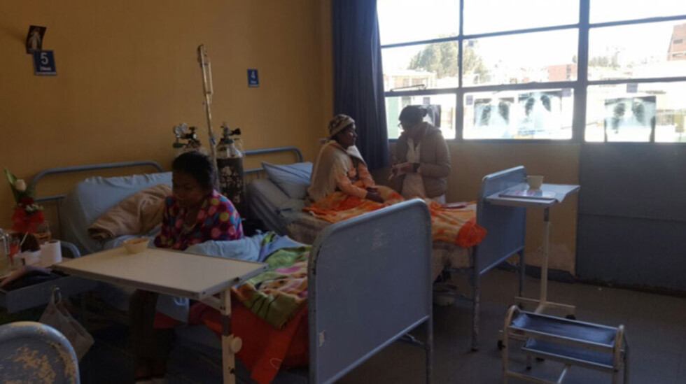 La Paz y El Alto: hospitales "sobreviven" a carencias